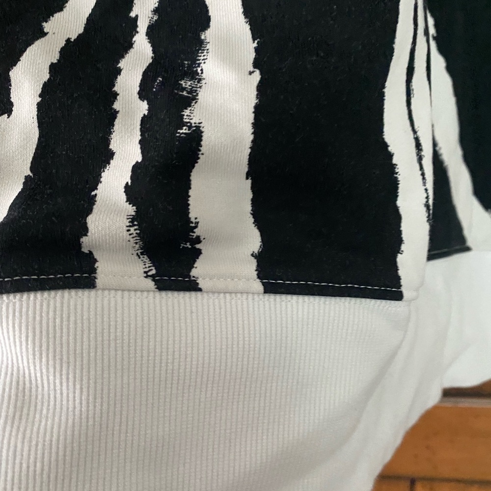 Fabletics Hoodie - Picture 6 of 7